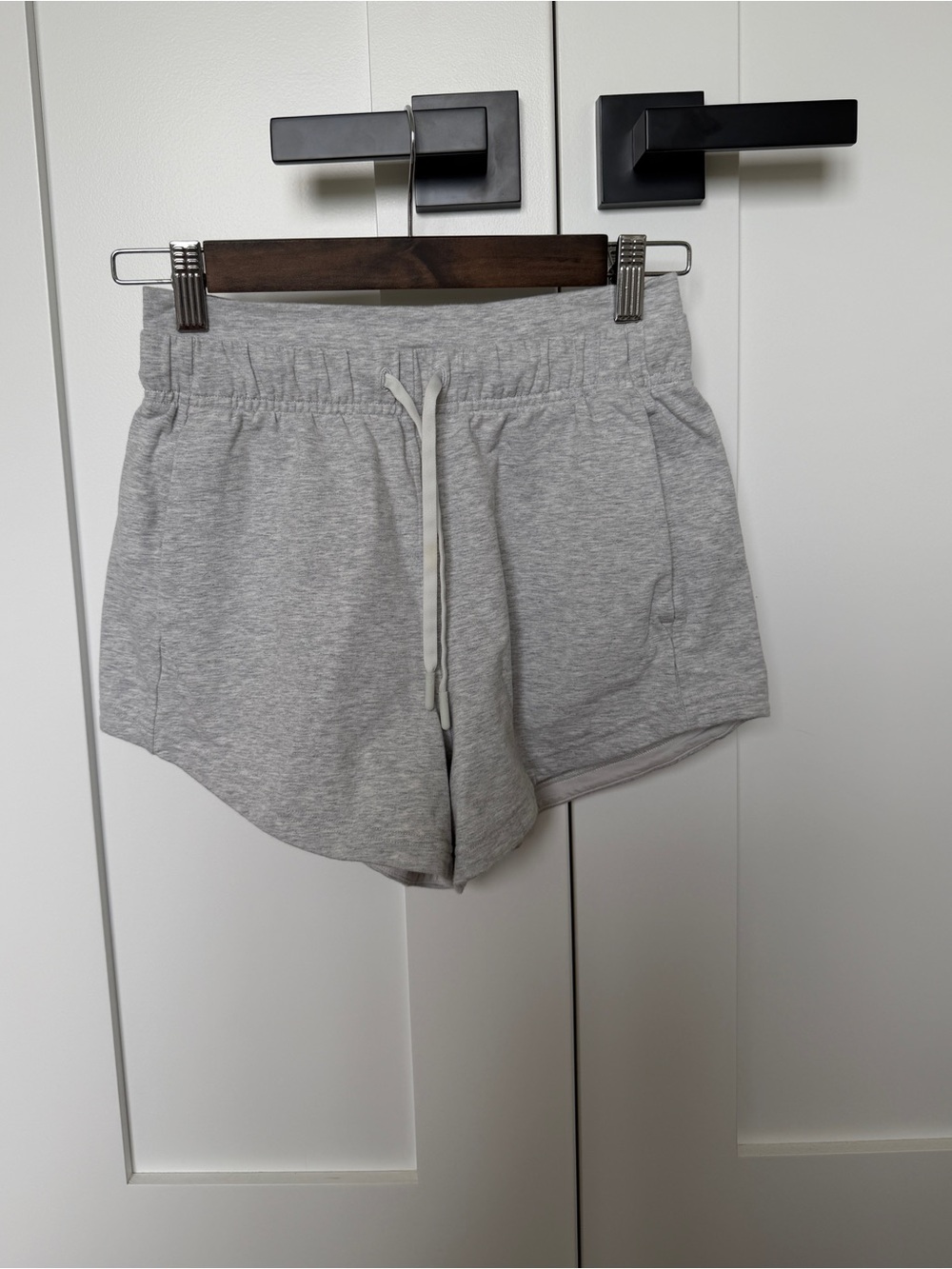 Lululemon inner glow short